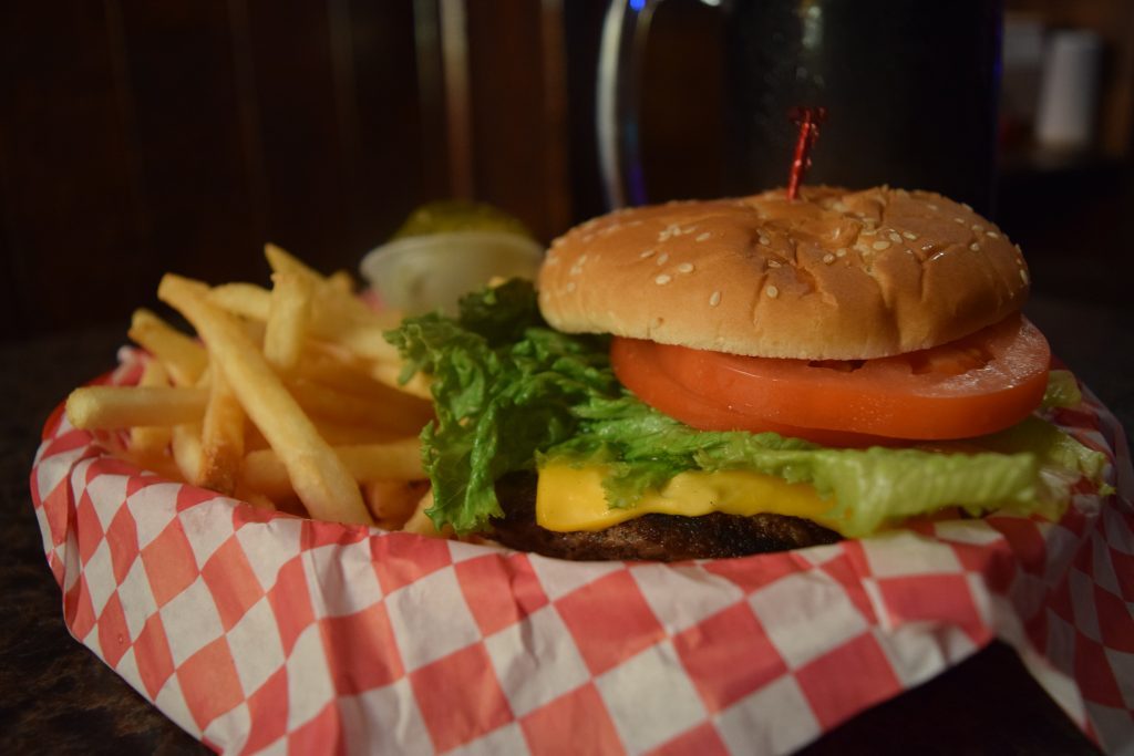 best cheeseburger in kenosha, rons place kenosha, cheeseburgers kenosha