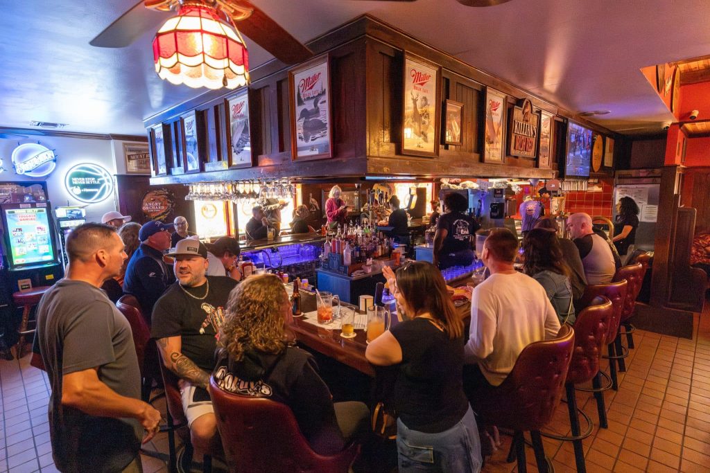 bar and grill in Kenosha, WI bar and grill in Kenosha, Kenosha burgers, Kenosha Long Island Iced Tea
